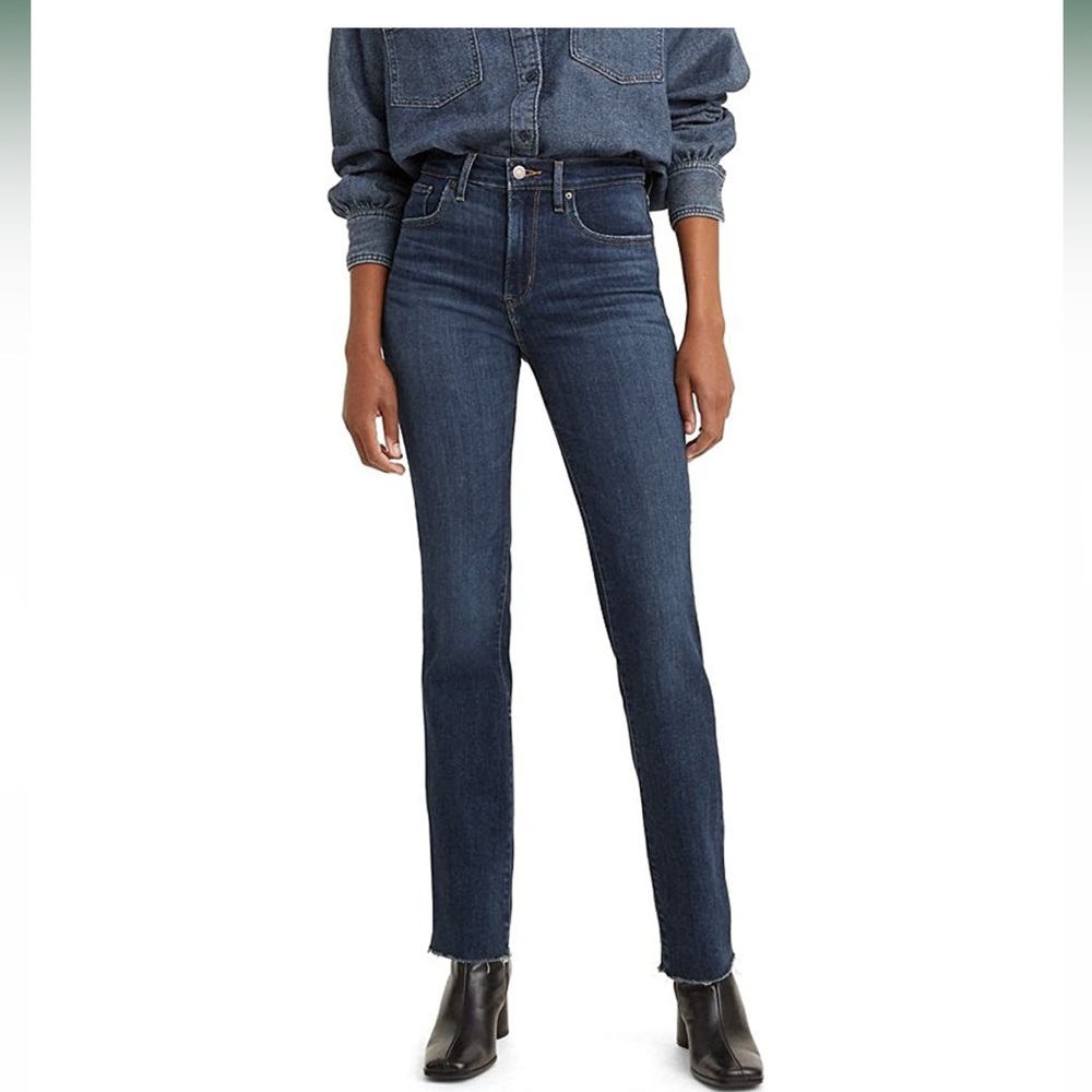 Levi's Women's 724 High Rise Straight Jeans size 28 Chelsea